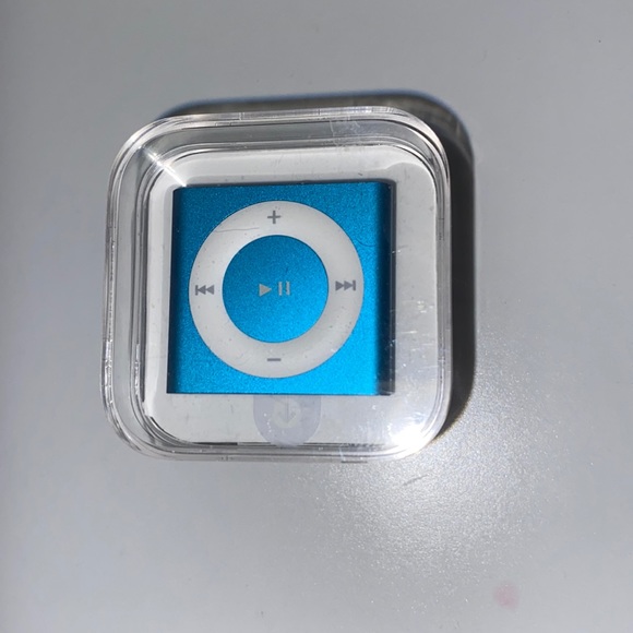 Brand new blue iPod shuffle - Picture 1 of 1